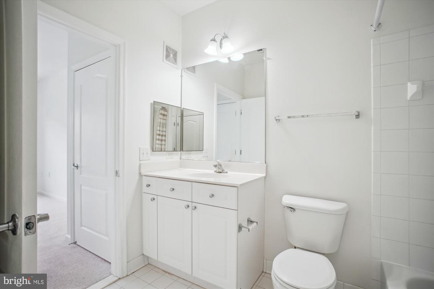205 MEETING HOUSE STATION SQ #306, HERNDON, Virginia 20170, 2 Bedrooms Bedrooms, ,2 BathroomsBathrooms,Residential,For sale,205 MEETING HOUSE STATION SQ #306,VAFX2250152 MLS # VAFX2250152