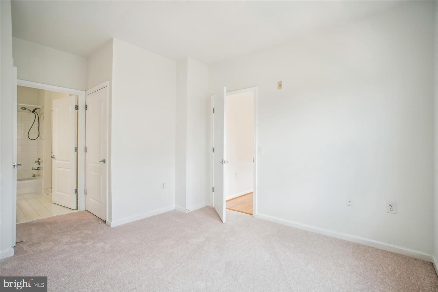 205 MEETING HOUSE STATION SQ #306, HERNDON, Virginia 20170, 2 Bedrooms Bedrooms, ,2 BathroomsBathrooms,Residential,For sale,205 MEETING HOUSE STATION SQ #306,VAFX2250152 MLS # VAFX2250152