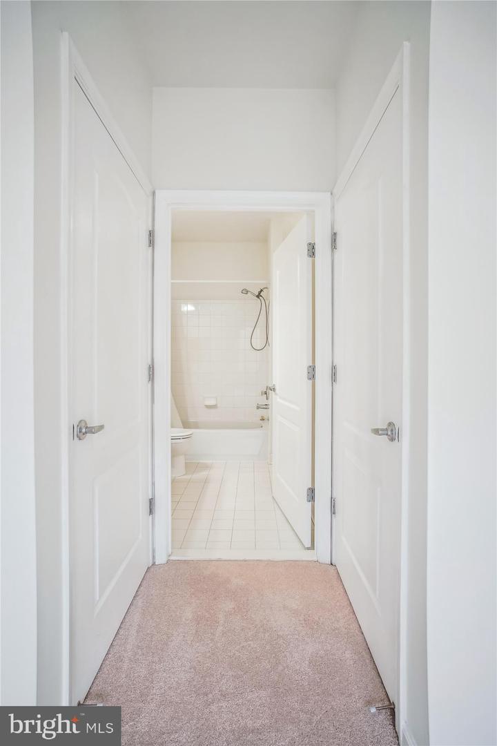 205 MEETING HOUSE STATION SQ #306, HERNDON, Virginia 20170, 2 Bedrooms Bedrooms, ,2 BathroomsBathrooms,Residential,For sale,205 MEETING HOUSE STATION SQ #306,VAFX2250152 MLS # VAFX2250152
