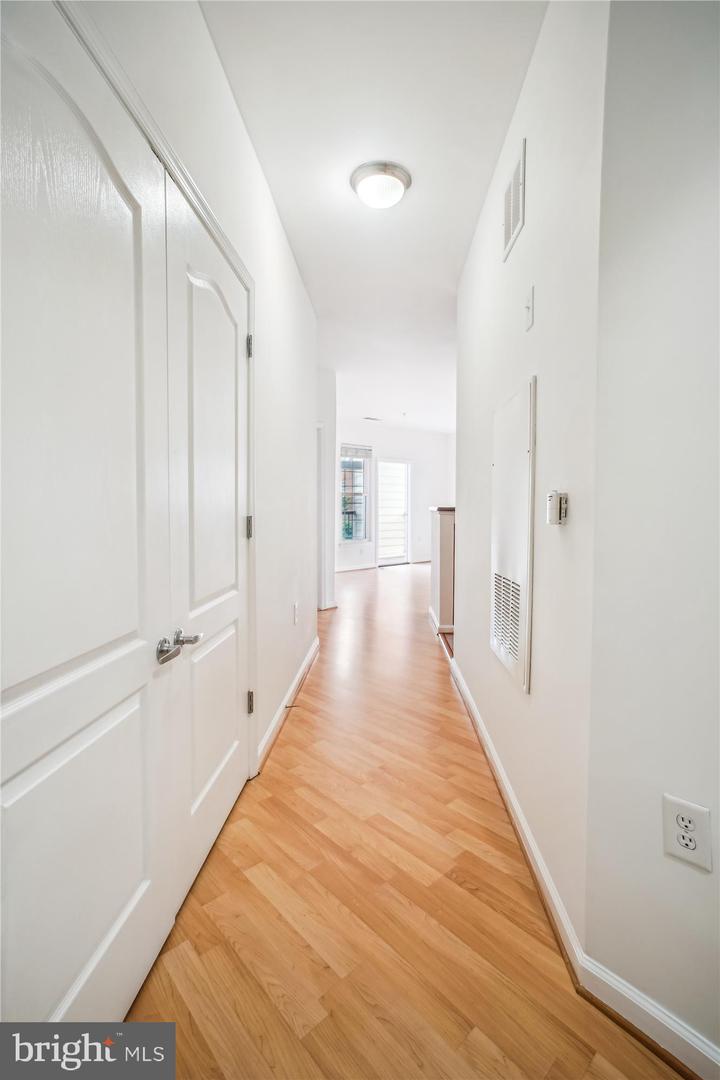 205 MEETING HOUSE STATION SQ #306, HERNDON, Virginia 20170, 2 Bedrooms Bedrooms, ,2 BathroomsBathrooms,Residential,For sale,205 MEETING HOUSE STATION SQ #306,VAFX2250152 MLS # VAFX2250152