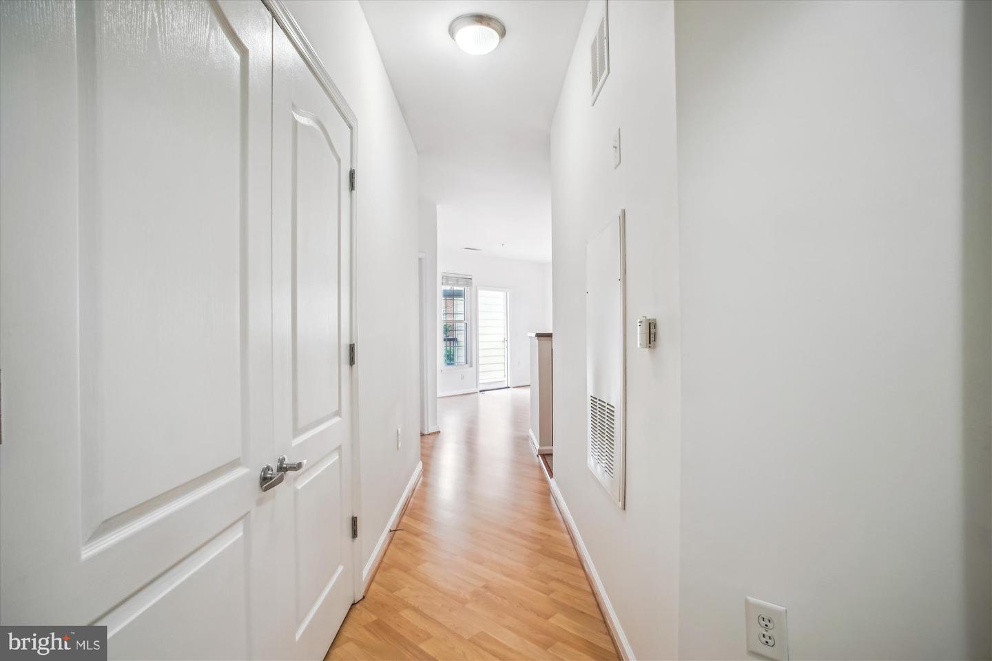 205 MEETING HOUSE STATION SQ #306, HERNDON, Virginia 20170, 2 Bedrooms Bedrooms, ,2 BathroomsBathrooms,Residential,For sale,205 MEETING HOUSE STATION SQ #306,VAFX2250152 MLS # VAFX2250152