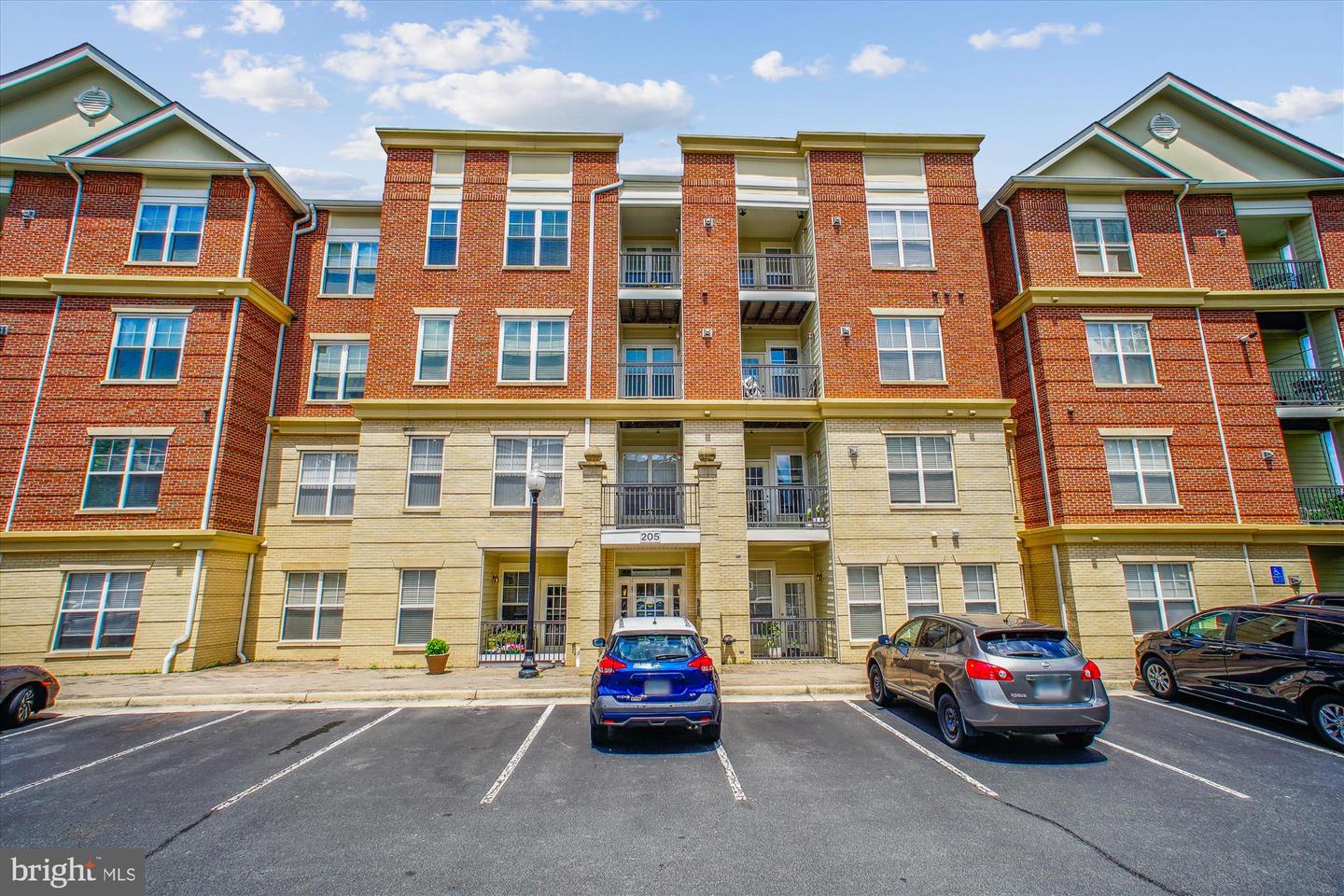 205 MEETING HOUSE STATION SQ #306, HERNDON, Virginia 20170, 2 Bedrooms Bedrooms, ,2 BathroomsBathrooms,Residential,For sale,205 MEETING HOUSE STATION SQ #306,VAFX2250152 MLS # VAFX2250152