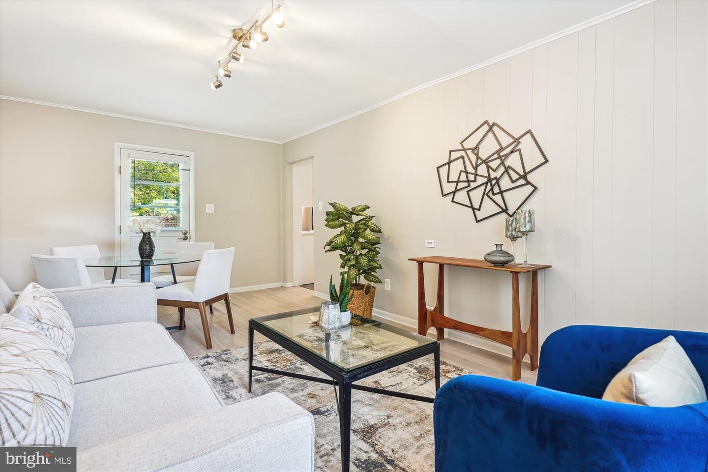 132 N GLADDEN ST N, ALEXANDRIA, Virginia 22304, 5 Bedrooms Bedrooms, ,3 BathroomsBathrooms,Residential,For sale,132 N GLADDEN ST N,VAAX2046892 MLS # VAAX2046892