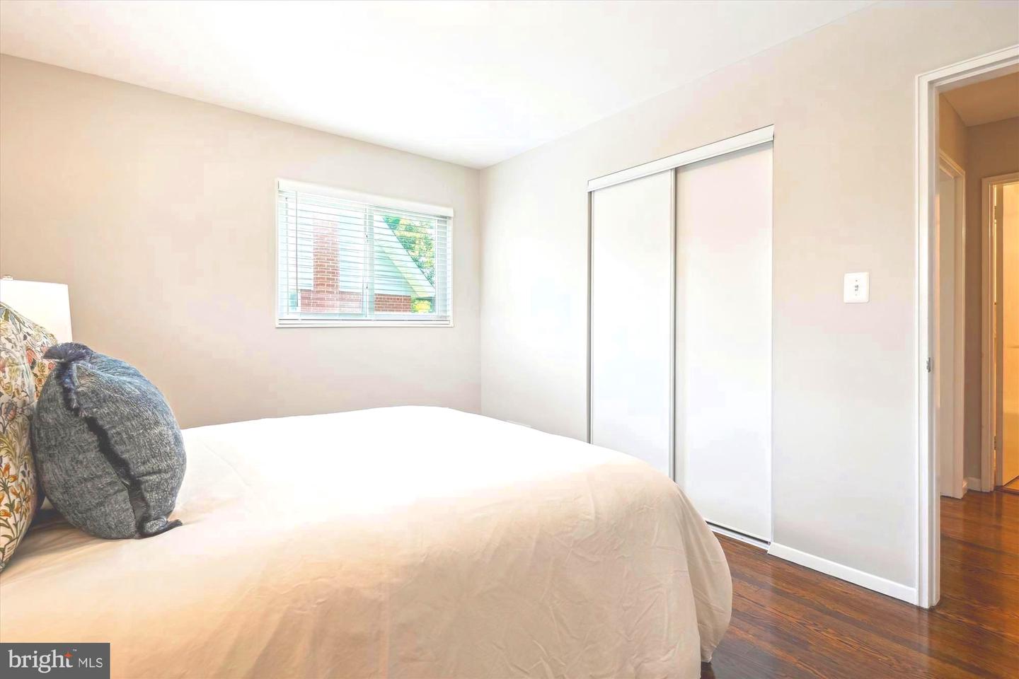 132 N GLADDEN ST N, ALEXANDRIA, Virginia 22304, 5 Bedrooms Bedrooms, ,3 BathroomsBathrooms,Residential,For sale,132 N GLADDEN ST N,VAAX2046892 MLS # VAAX2046892