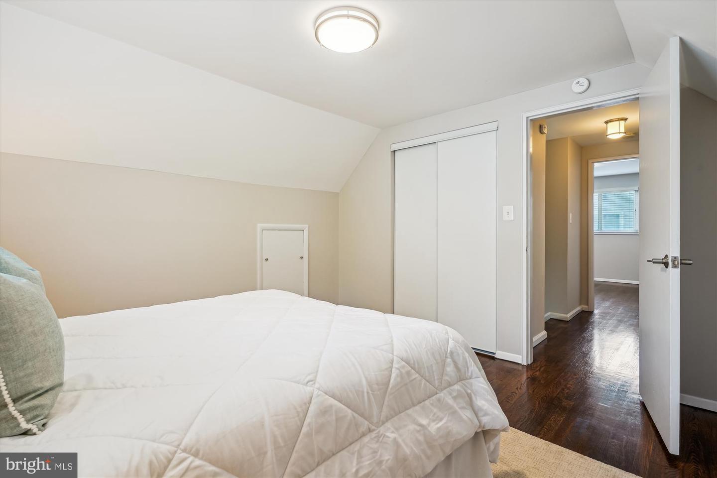 132 N GLADDEN ST N, ALEXANDRIA, Virginia 22304, 5 Bedrooms Bedrooms, ,3 BathroomsBathrooms,Residential,For sale,132 N GLADDEN ST N,VAAX2046892 MLS # VAAX2046892