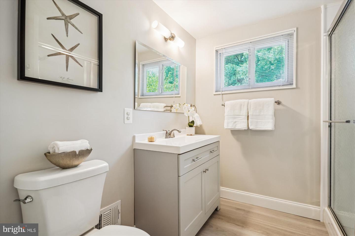 132 N GLADDEN ST N, ALEXANDRIA, Virginia 22304, 5 Bedrooms Bedrooms, ,3 BathroomsBathrooms,Residential,For sale,132 N GLADDEN ST N,VAAX2046892 MLS # VAAX2046892