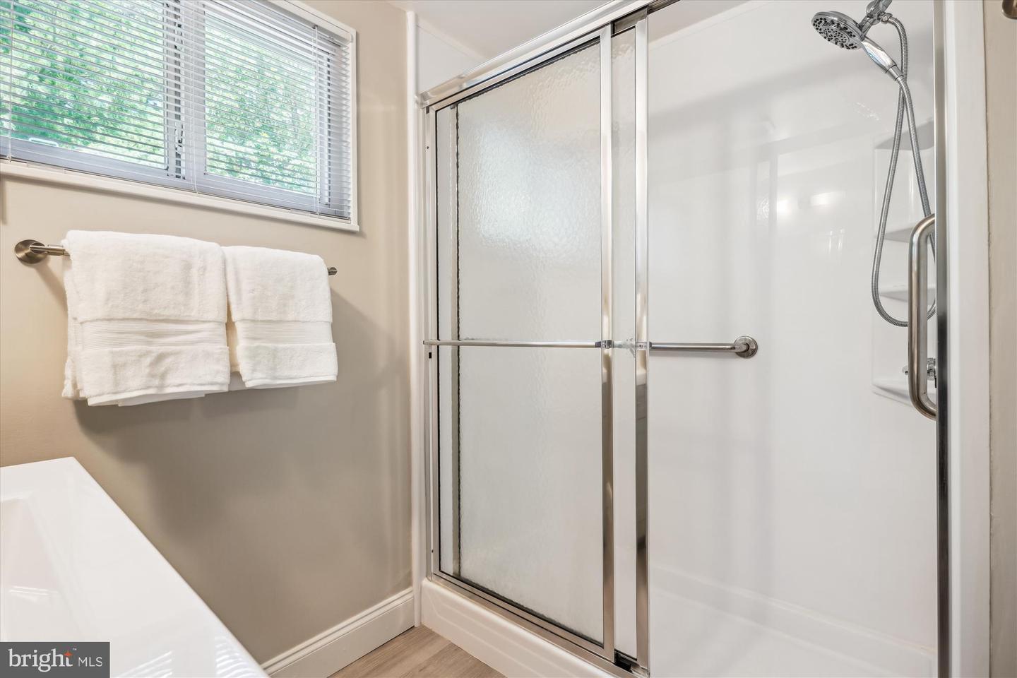 132 N GLADDEN ST N, ALEXANDRIA, Virginia 22304, 5 Bedrooms Bedrooms, ,3 BathroomsBathrooms,Residential,For sale,132 N GLADDEN ST N,VAAX2046892 MLS # VAAX2046892
