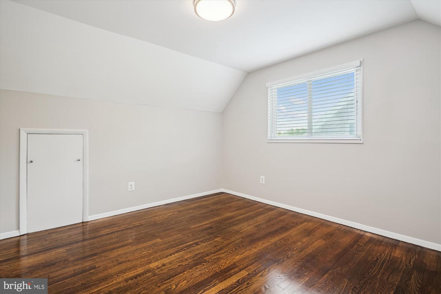 132 N GLADDEN ST N, ALEXANDRIA, Virginia 22304, 5 Bedrooms Bedrooms, ,3 BathroomsBathrooms,Residential,For sale,132 N GLADDEN ST N,VAAX2046892 MLS # VAAX2046892