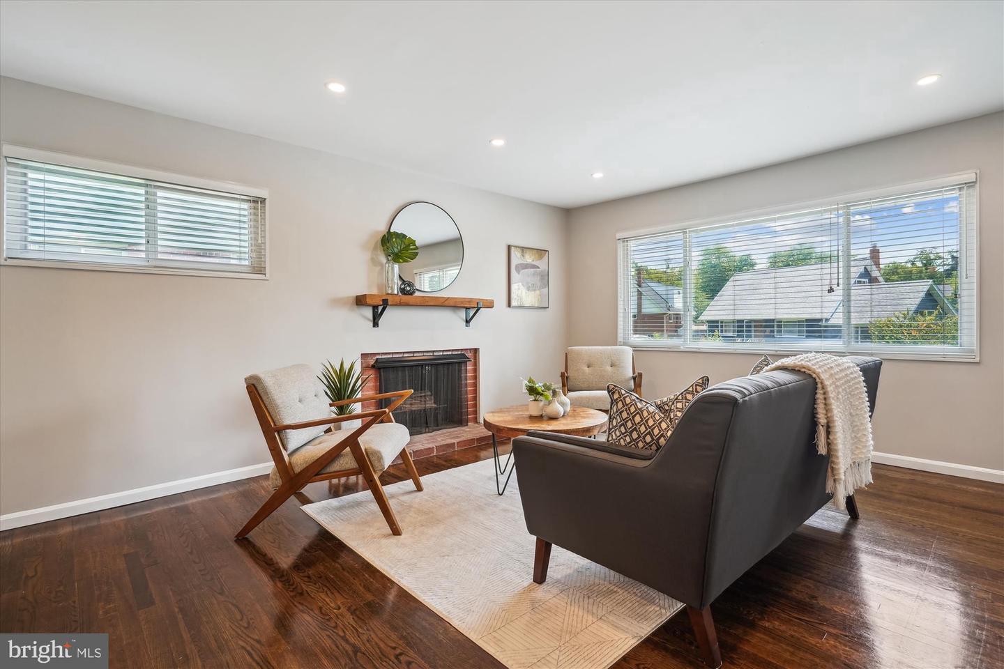 132 N GLADDEN ST N, ALEXANDRIA, Virginia 22304, 5 Bedrooms Bedrooms, ,3 BathroomsBathrooms,Residential,For sale,132 N GLADDEN ST N,VAAX2046892 MLS # VAAX2046892