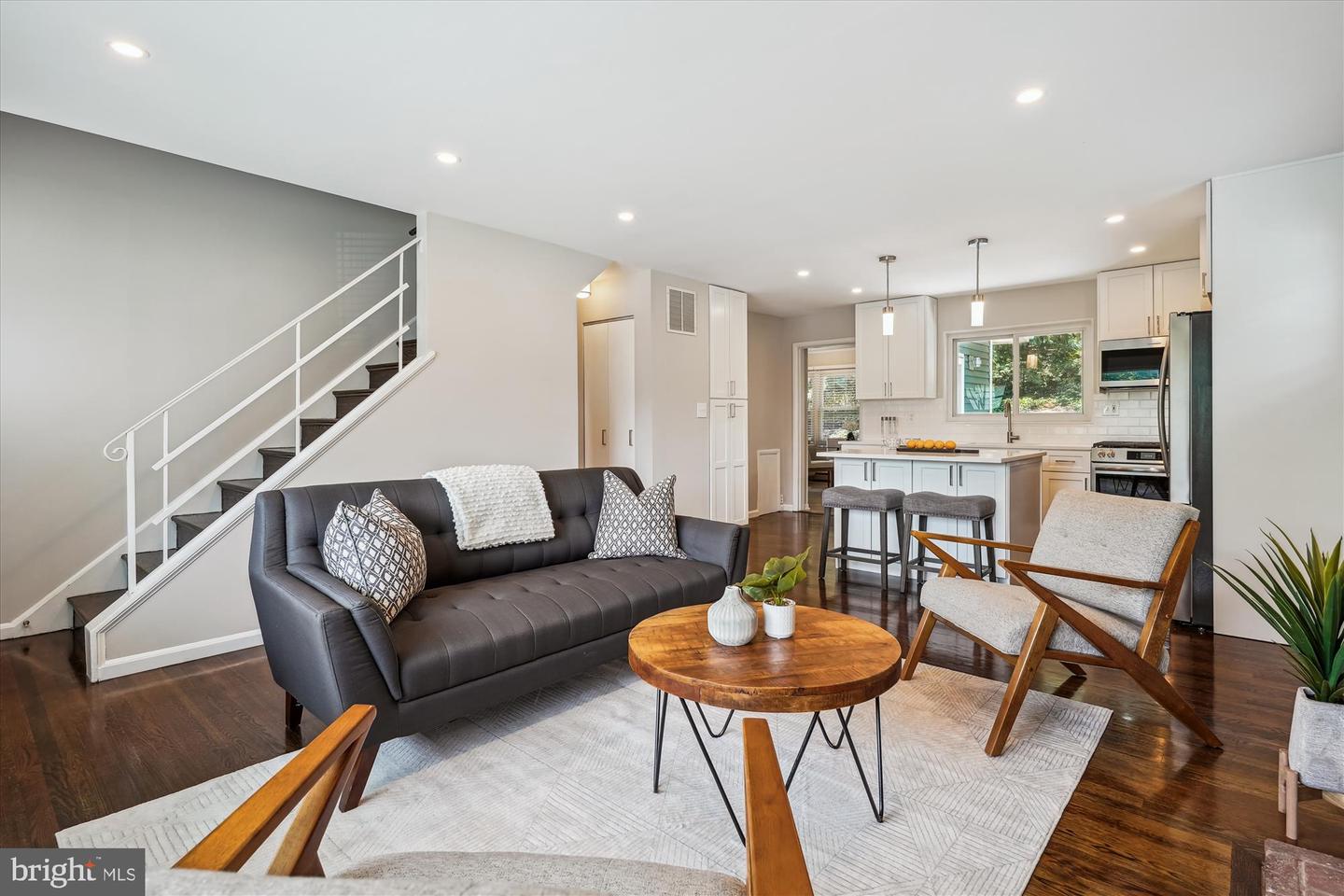 132 N GLADDEN ST N, ALEXANDRIA, Virginia 22304, 5 Bedrooms Bedrooms, ,3 BathroomsBathrooms,Residential,For sale,132 N GLADDEN ST N,VAAX2046892 MLS # VAAX2046892
