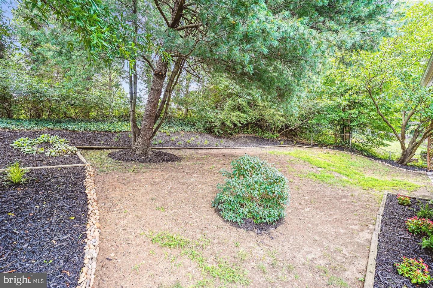 132 N GLADDEN ST N, ALEXANDRIA, Virginia 22304, 5 Bedrooms Bedrooms, ,3 BathroomsBathrooms,Residential,For sale,132 N GLADDEN ST N,VAAX2046892 MLS # VAAX2046892