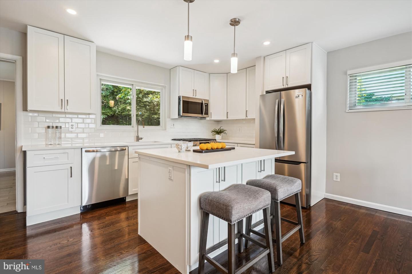 132 N GLADDEN ST N, ALEXANDRIA, Virginia 22304, 5 Bedrooms Bedrooms, ,3 BathroomsBathrooms,Residential,For sale,132 N GLADDEN ST N,VAAX2046892 MLS # VAAX2046892