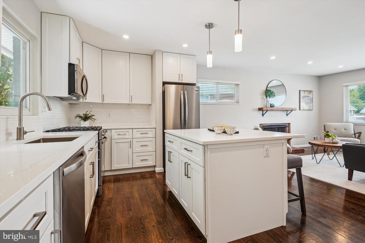132 N GLADDEN ST N, ALEXANDRIA, Virginia 22304, 5 Bedrooms Bedrooms, ,3 BathroomsBathrooms,Residential,For sale,132 N GLADDEN ST N,VAAX2046892 MLS # VAAX2046892