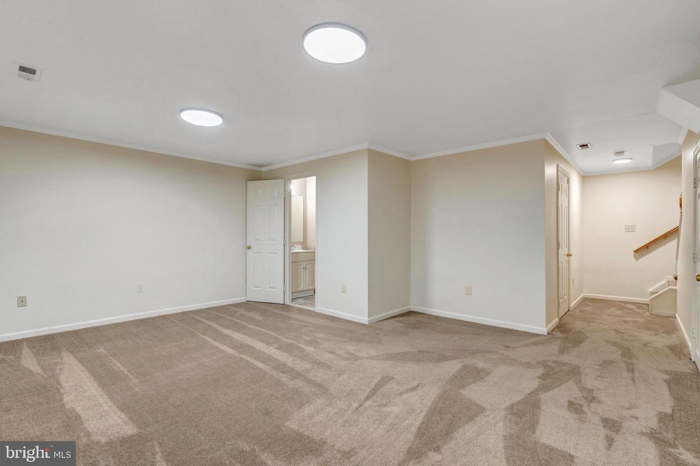 6802 KERRYWOOD CIR, CENTREVILLE, Virginia 20121, 3 Bedrooms Bedrooms, ,2 BathroomsBathrooms,Residential,For sale,6802 KERRYWOOD CIR,VAFX2250448 MLS # VAFX2250448