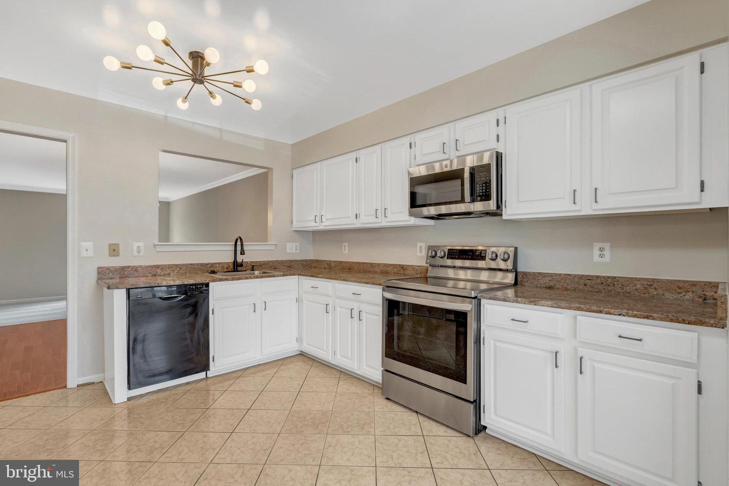 6802 KERRYWOOD CIR, CENTREVILLE, Virginia 20121, 3 Bedrooms Bedrooms, ,2 BathroomsBathrooms,Residential,For sale,6802 KERRYWOOD CIR,VAFX2250448 MLS # VAFX2250448