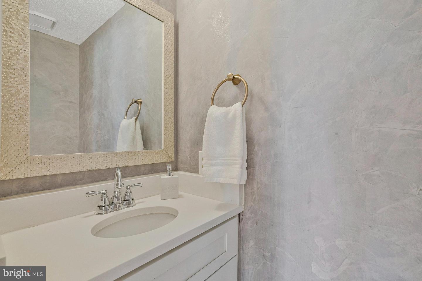 100 N CAMERON ST, STERLING, Virginia 20164, 5 Bedrooms Bedrooms, ,4 BathroomsBathrooms,Residential,For sale,100 N CAMERON ST,VALO2100670 MLS # VALO2100670