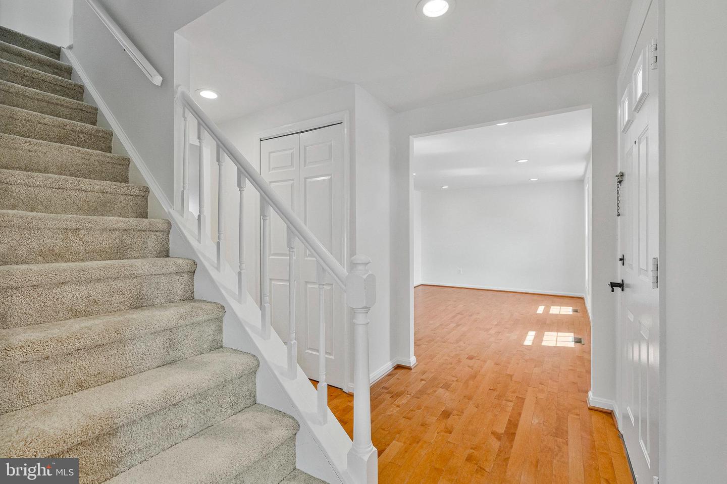 100 N CAMERON ST, STERLING, Virginia 20164, 5 Bedrooms Bedrooms, ,4 BathroomsBathrooms,Residential,For sale,100 N CAMERON ST,VALO2100670 MLS # VALO2100670