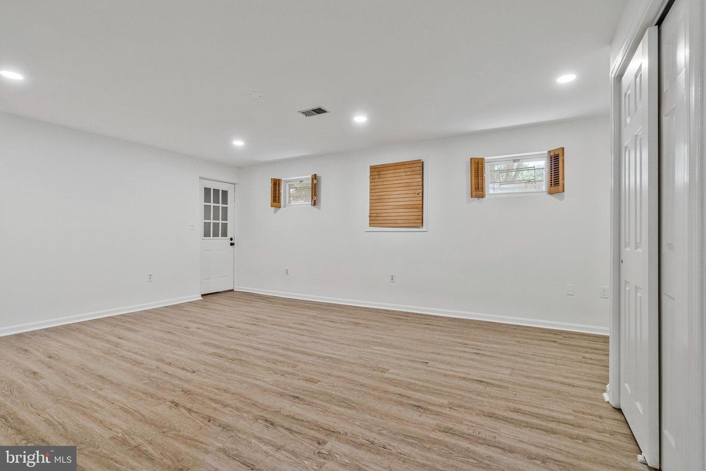100 N CAMERON ST, STERLING, Virginia 20164, 5 Bedrooms Bedrooms, ,4 BathroomsBathrooms,Residential,For sale,100 N CAMERON ST,VALO2100670 MLS # VALO2100670