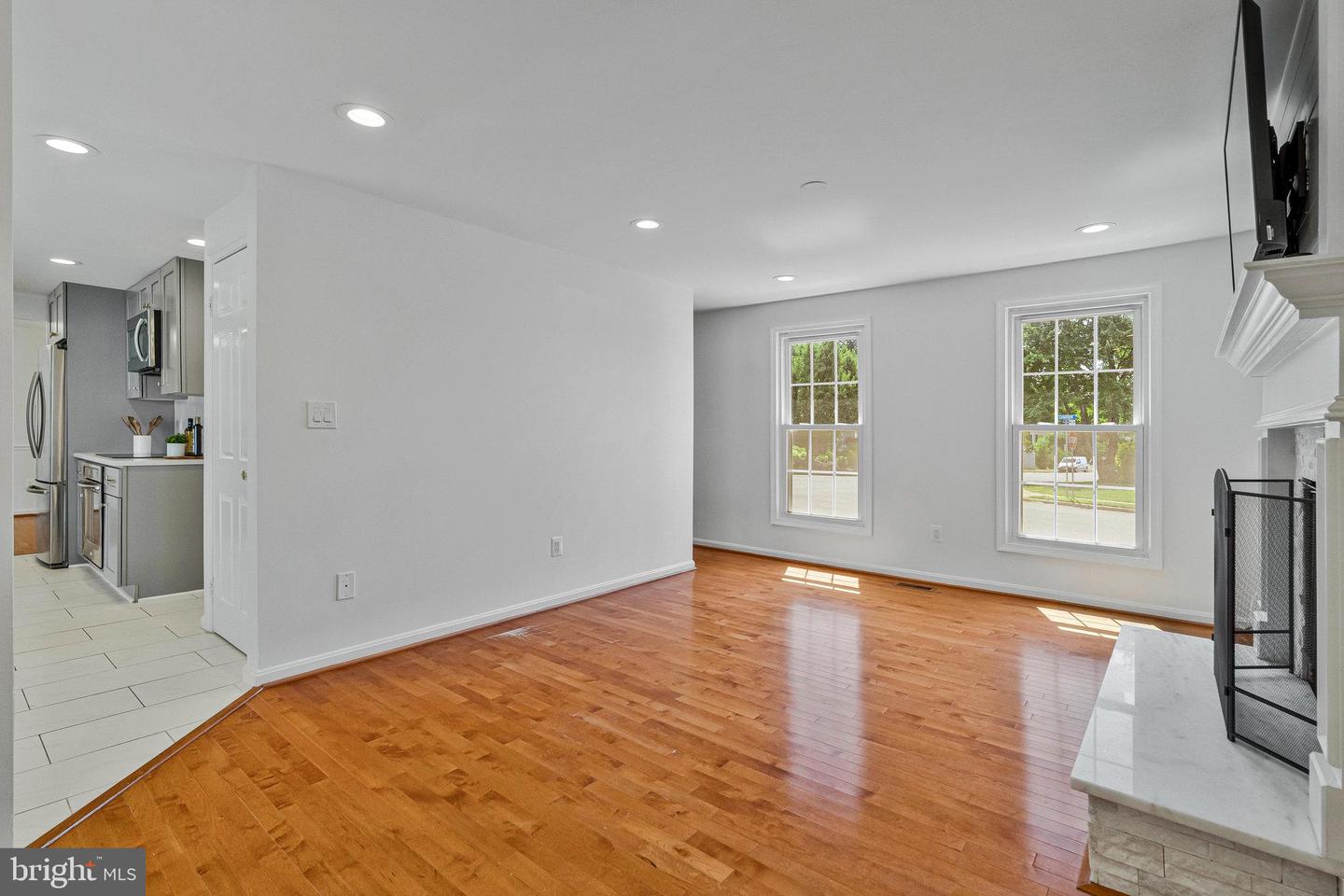100 N CAMERON ST, STERLING, Virginia 20164, 5 Bedrooms Bedrooms, ,4 BathroomsBathrooms,Residential,For sale,100 N CAMERON ST,VALO2100670 MLS # VALO2100670