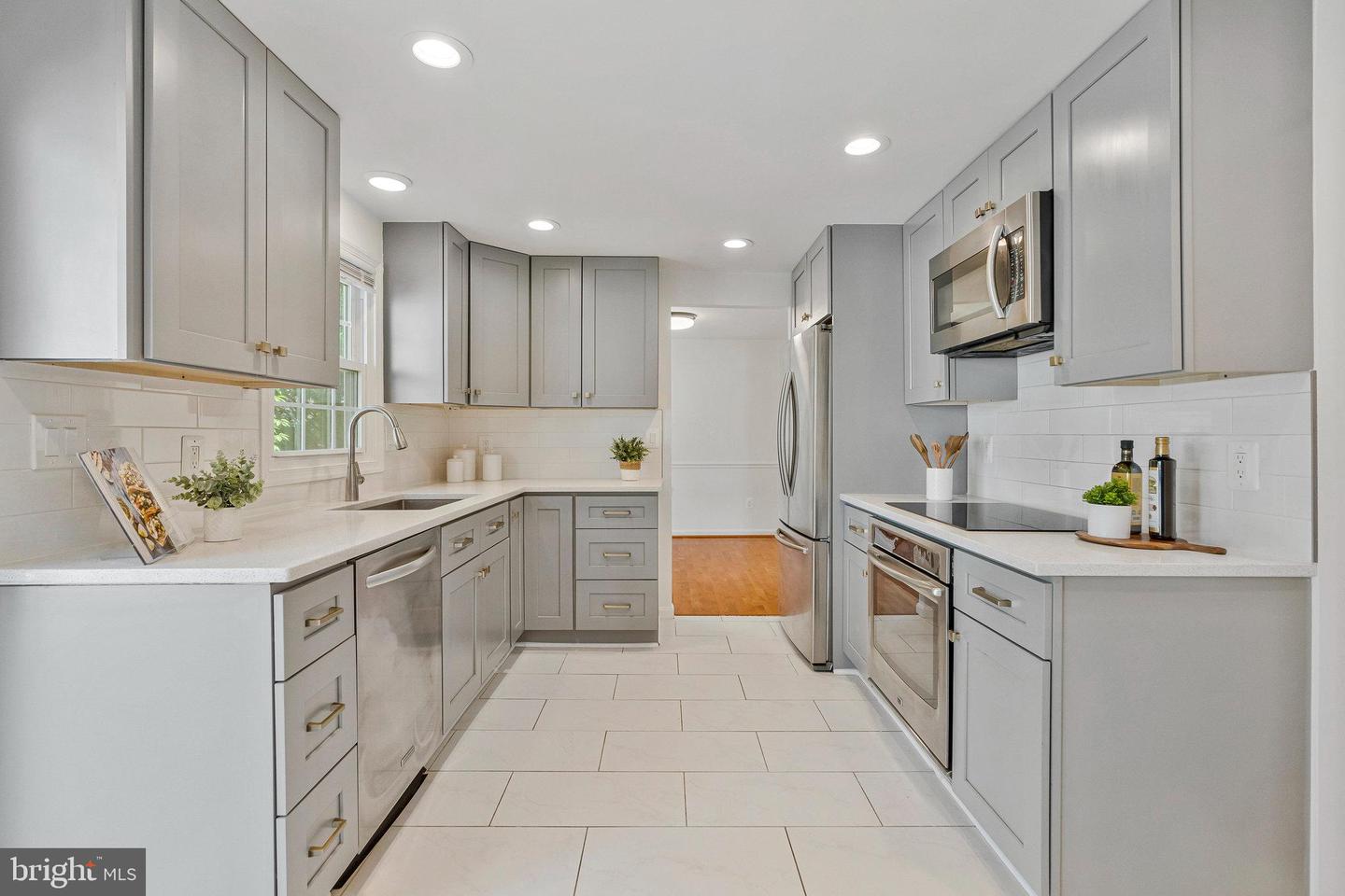 100 N CAMERON ST, STERLING, Virginia 20164, 5 Bedrooms Bedrooms, ,4 BathroomsBathrooms,Residential,For sale,100 N CAMERON ST,VALO2100670 MLS # VALO2100670