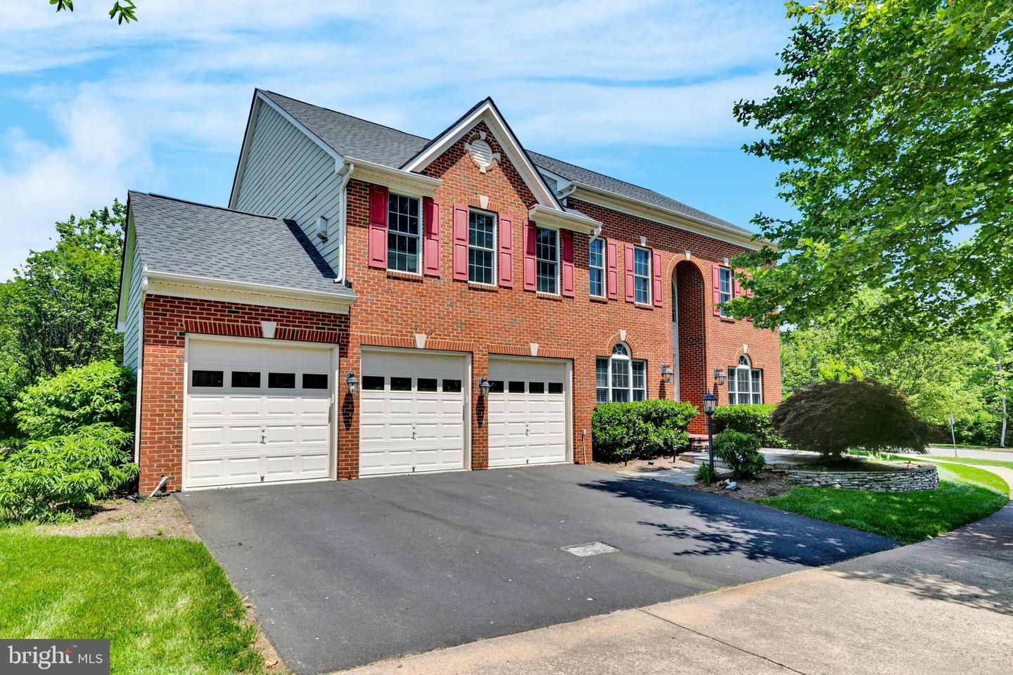 19363 MILL DAM PL, LEESBURG, Virginia 20176, 5 Bedrooms Bedrooms, ,4 BathroomsBathrooms,Residential,For sale,19363 MILL DAM PL,VALO2100682 MLS # VALO2100682