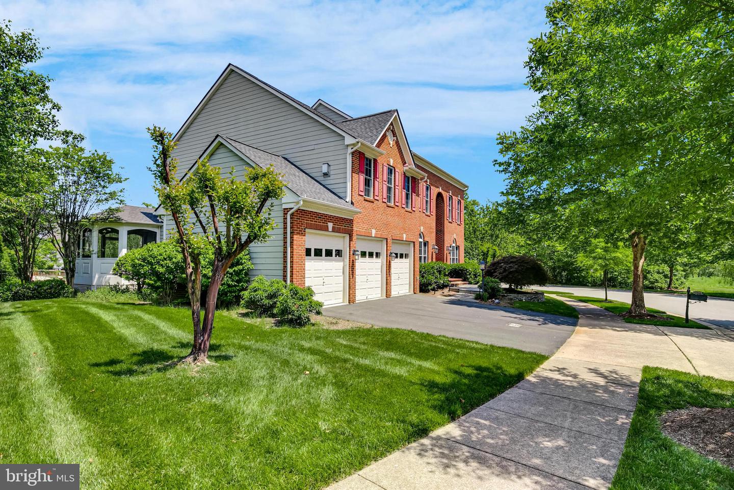 19363 MILL DAM PL, LEESBURG, Virginia 20176, 5 Bedrooms Bedrooms, ,4 BathroomsBathrooms,Residential,For sale,19363 MILL DAM PL,VALO2100682 MLS # VALO2100682