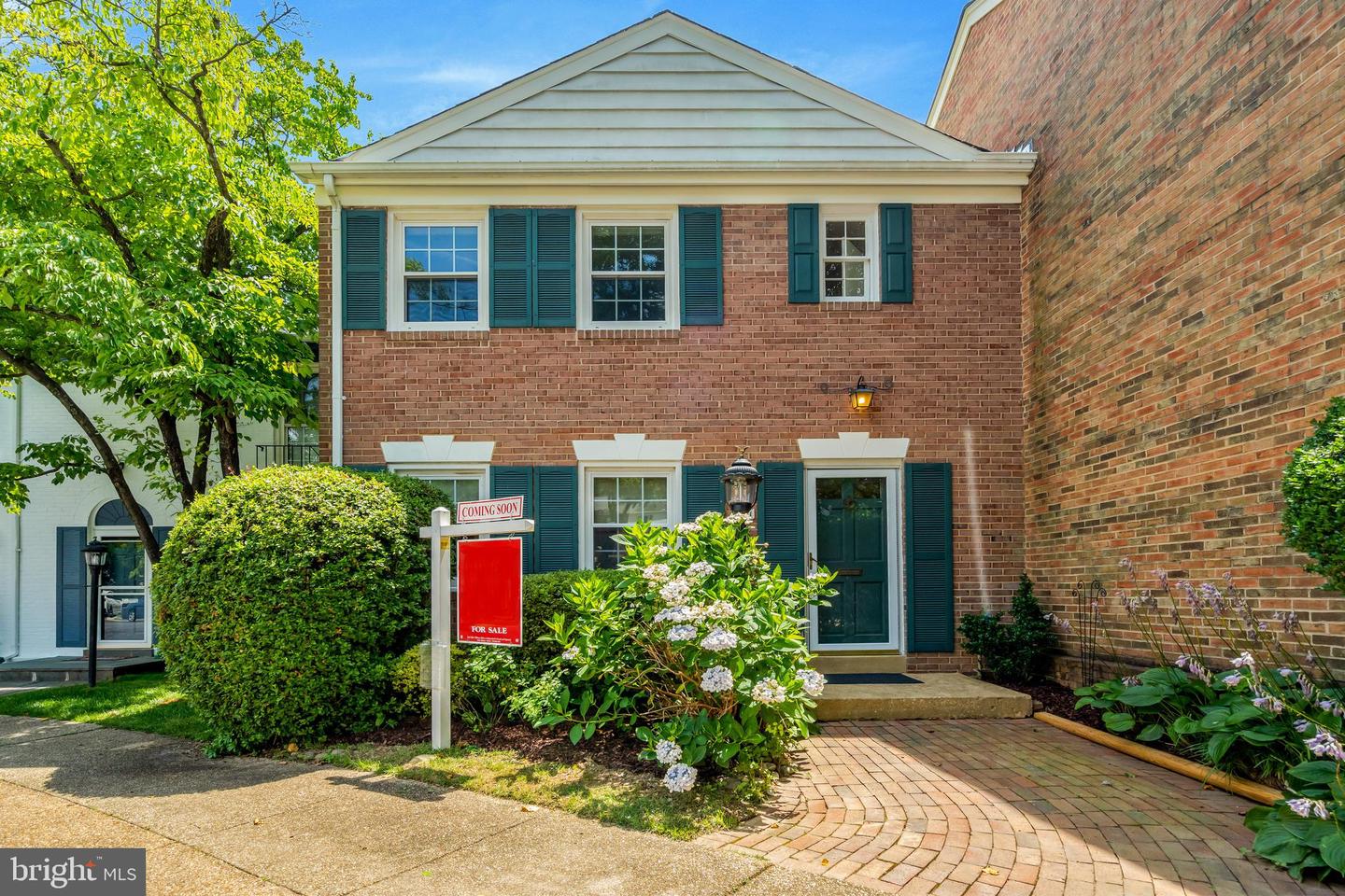 3221 ADAMS CT, FAIRFAX, Virginia 22030, 3 Bedrooms Bedrooms, ,2 BathroomsBathrooms,Residential,For sale,3221 ADAMS CT,VAFC2006540 MLS # VAFC2006540