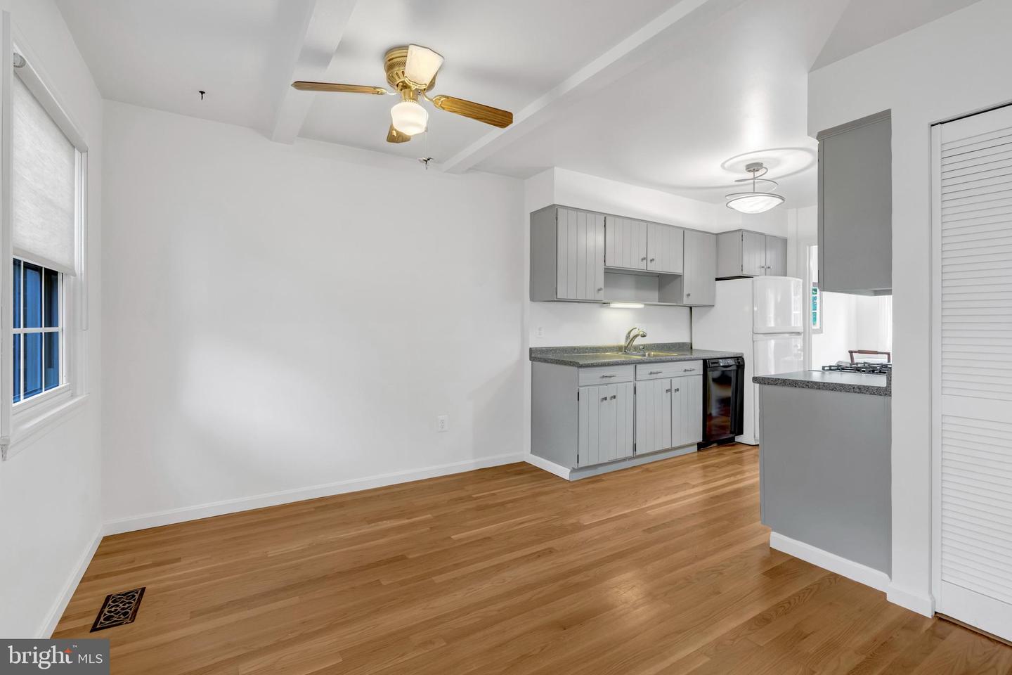 3221 ADAMS CT, FAIRFAX, Virginia 22030, 3 Bedrooms Bedrooms, ,2 BathroomsBathrooms,Residential,For sale,3221 ADAMS CT,VAFC2006540 MLS # VAFC2006540