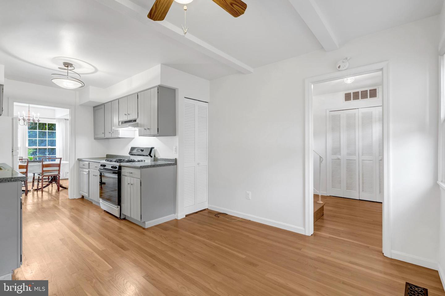 3221 ADAMS CT, FAIRFAX, Virginia 22030, 3 Bedrooms Bedrooms, ,2 BathroomsBathrooms,Residential,For sale,3221 ADAMS CT,VAFC2006540 MLS # VAFC2006540