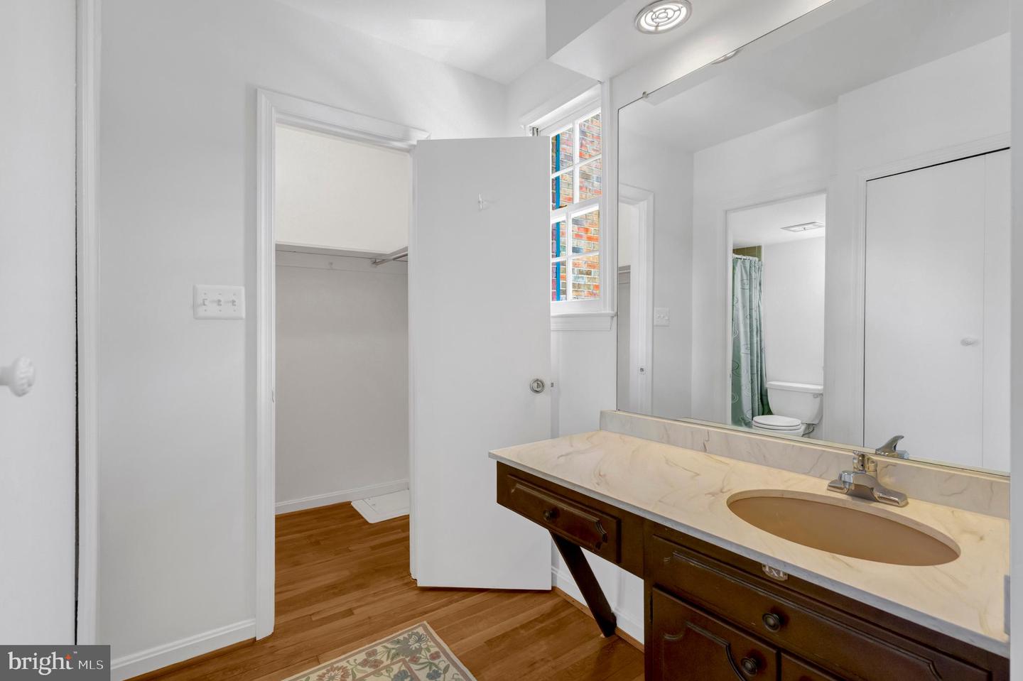 3221 ADAMS CT, FAIRFAX, Virginia 22030, 3 Bedrooms Bedrooms, ,2 BathroomsBathrooms,Residential,For sale,3221 ADAMS CT,VAFC2006540 MLS # VAFC2006540