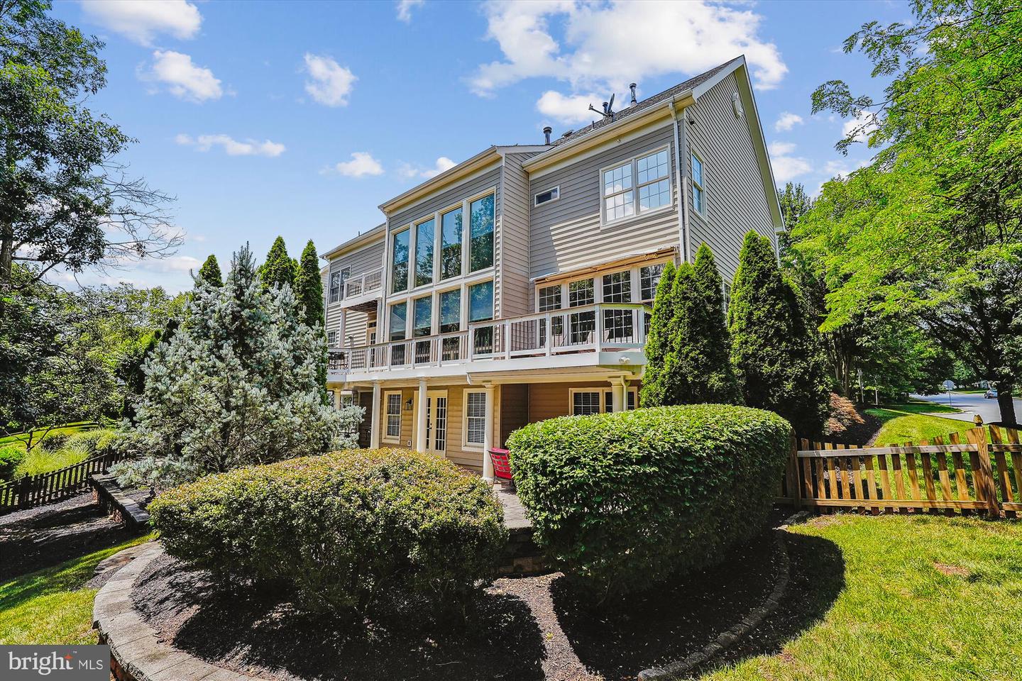 18459 RIM ROCK CIR, LEESBURG, Virginia 20176, 5 Bedrooms Bedrooms, ,4 BathroomsBathrooms,Residential,For sale,18459 RIM ROCK CIR,VALO2100718 MLS # VALO2100718
