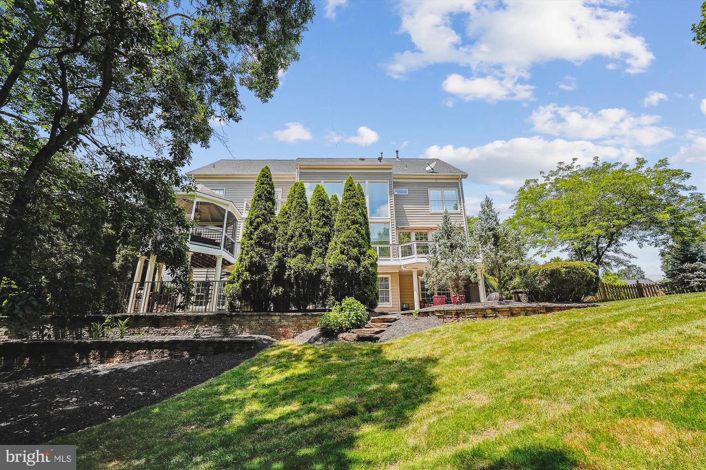 18459 RIM ROCK CIR, LEESBURG, Virginia 20176, 5 Bedrooms Bedrooms, ,4 BathroomsBathrooms,Residential,For sale,18459 RIM ROCK CIR,VALO2100718 MLS # VALO2100718