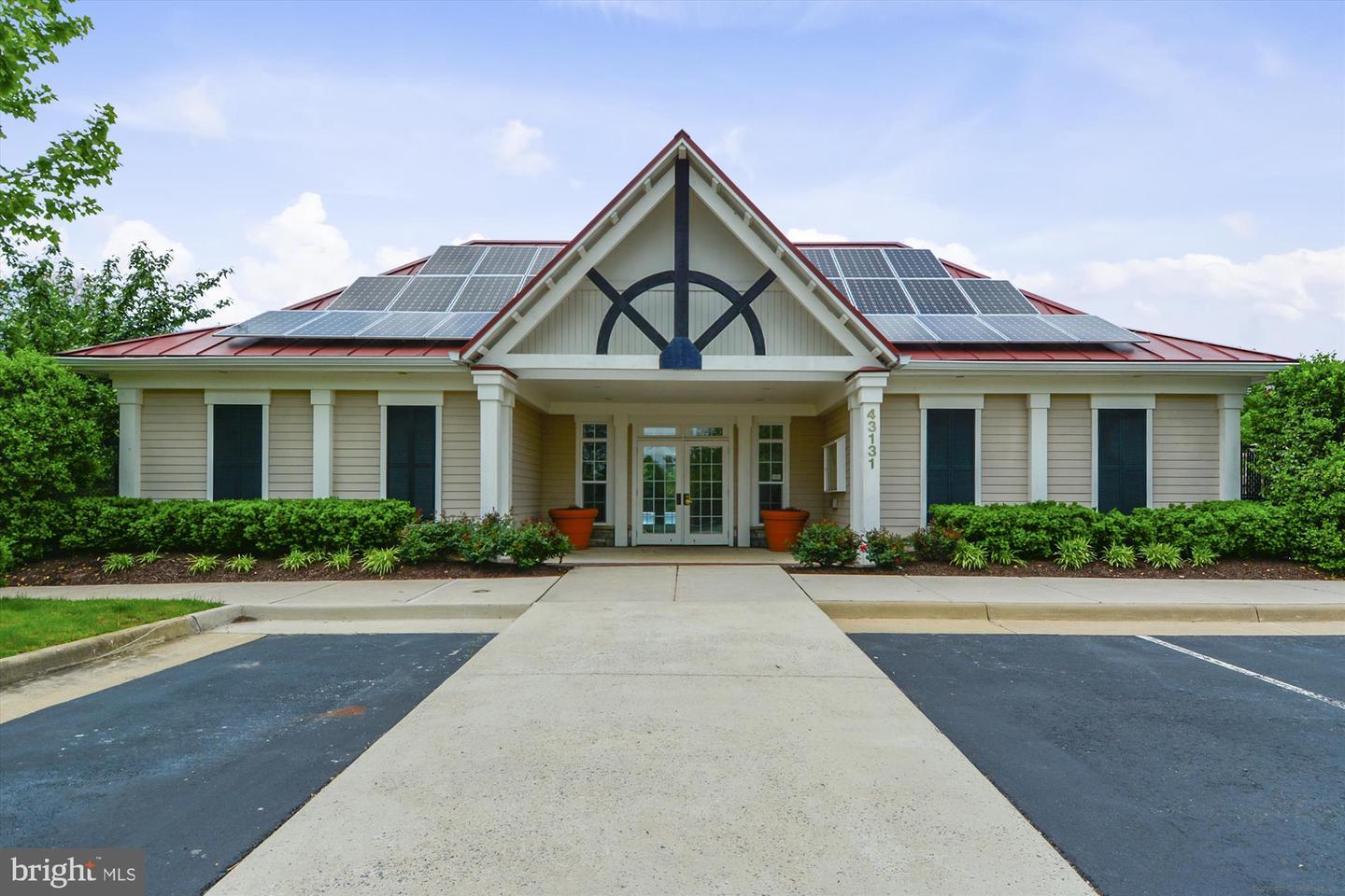 18459 RIM ROCK CIR, LEESBURG, Virginia 20176, 5 Bedrooms Bedrooms, ,4 BathroomsBathrooms,Residential,For sale,18459 RIM ROCK CIR,VALO2100718 MLS # VALO2100718
