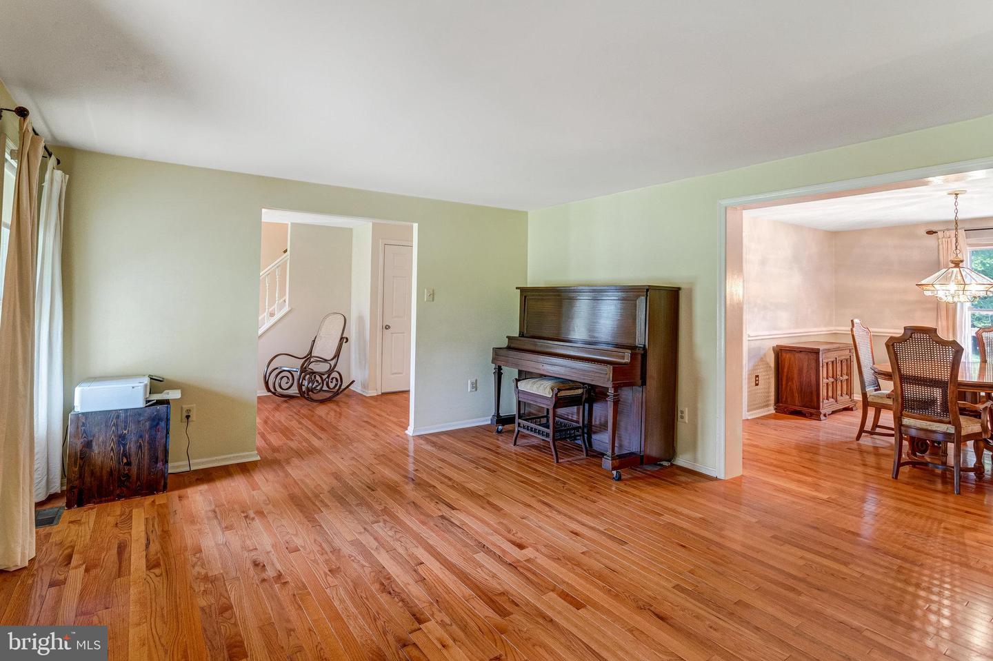 9943 CREST CT, MARSHALL, Virginia 20115, 3 Bedrooms Bedrooms, ,3 BathroomsBathrooms,Residential,For sale,9943 CREST CT,VAFQ2017218 MLS # VAFQ2017218
