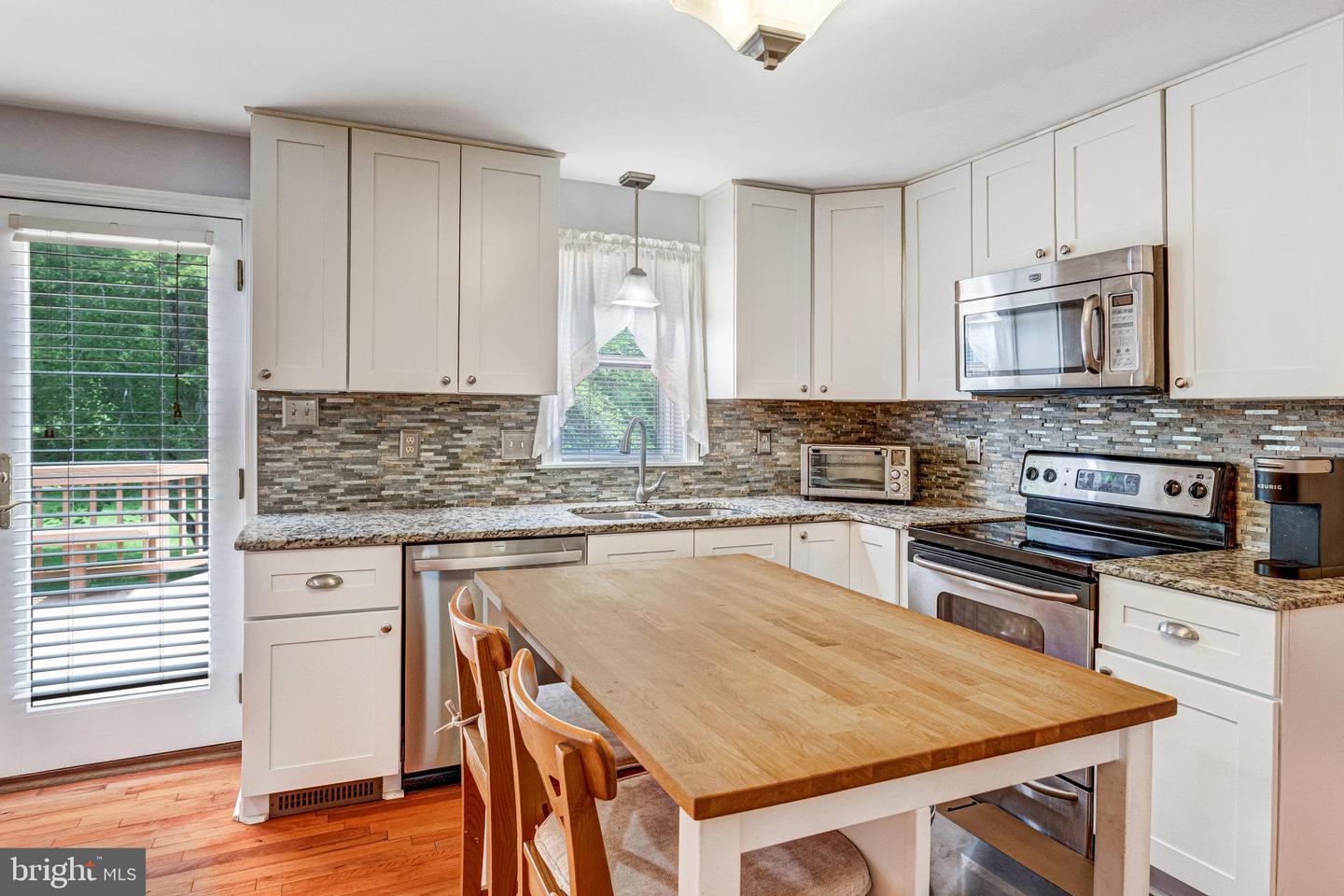 9943 CREST CT, MARSHALL, Virginia 20115, 3 Bedrooms Bedrooms, ,3 BathroomsBathrooms,Residential,For sale,9943 CREST CT,VAFQ2017218 MLS # VAFQ2017218