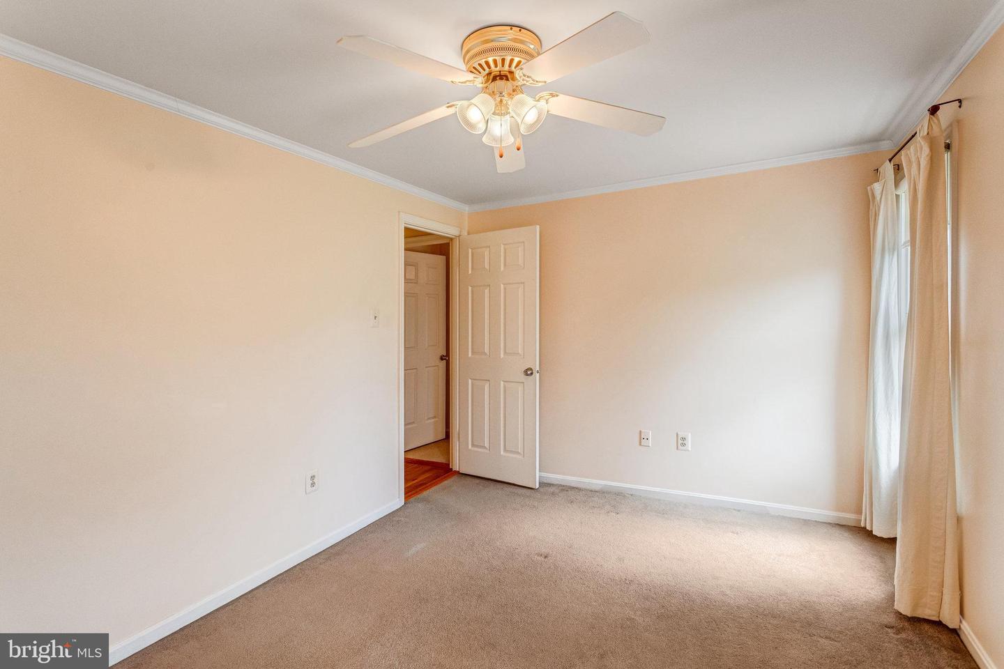 9943 CREST CT, MARSHALL, Virginia 20115, 3 Bedrooms Bedrooms, ,3 BathroomsBathrooms,Residential,For sale,9943 CREST CT,VAFQ2017218 MLS # VAFQ2017218