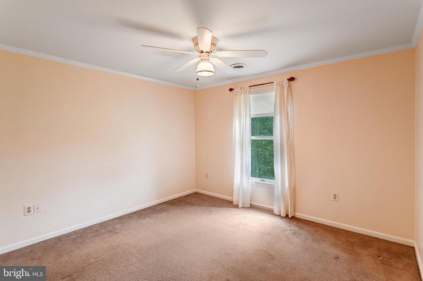9943 CREST CT, MARSHALL, Virginia 20115, 3 Bedrooms Bedrooms, ,3 BathroomsBathrooms,Residential,For sale,9943 CREST CT,VAFQ2017218 MLS # VAFQ2017218