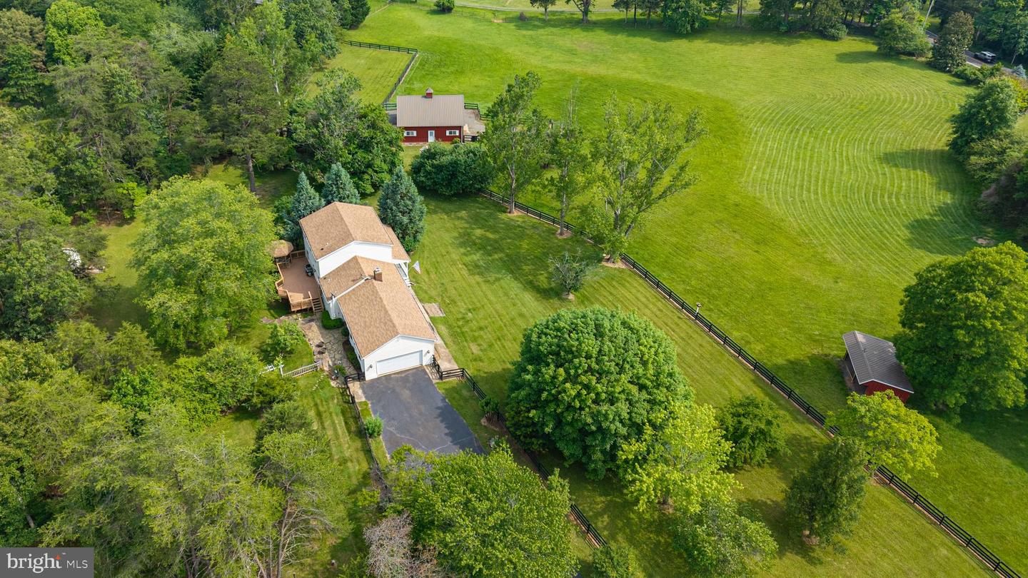 9943 CREST CT, MARSHALL, Virginia 20115, 3 Bedrooms Bedrooms, ,3 BathroomsBathrooms,Residential,For sale,9943 CREST CT,VAFQ2017218 MLS # VAFQ2017218