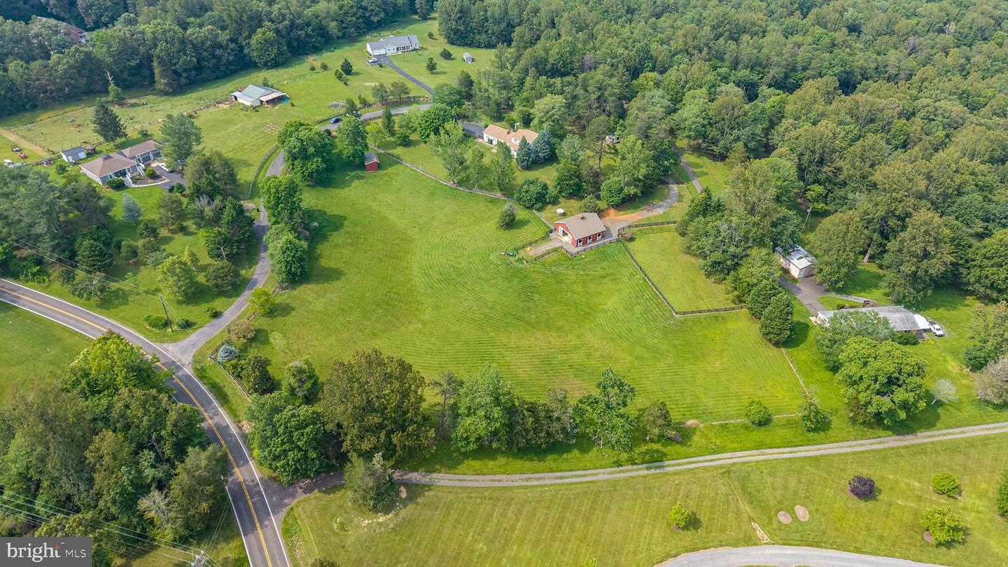 9943 CREST CT, MARSHALL, Virginia 20115, 3 Bedrooms Bedrooms, ,3 BathroomsBathrooms,Residential,For sale,9943 CREST CT,VAFQ2017218 MLS # VAFQ2017218