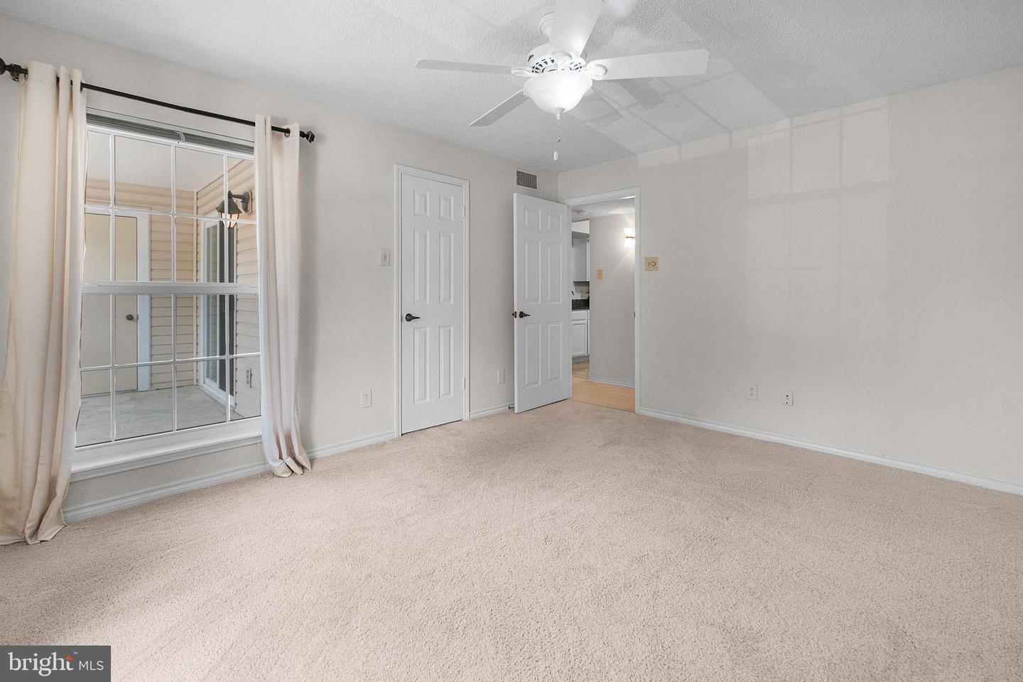 1517 LINCOLN WAY #204, MCLEAN, Virginia 22102, 2 Bedrooms Bedrooms, ,2 BathroomsBathrooms,Residential,For sale,1517 LINCOLN WAY #204,VAFX2252438 MLS # VAFX2252438