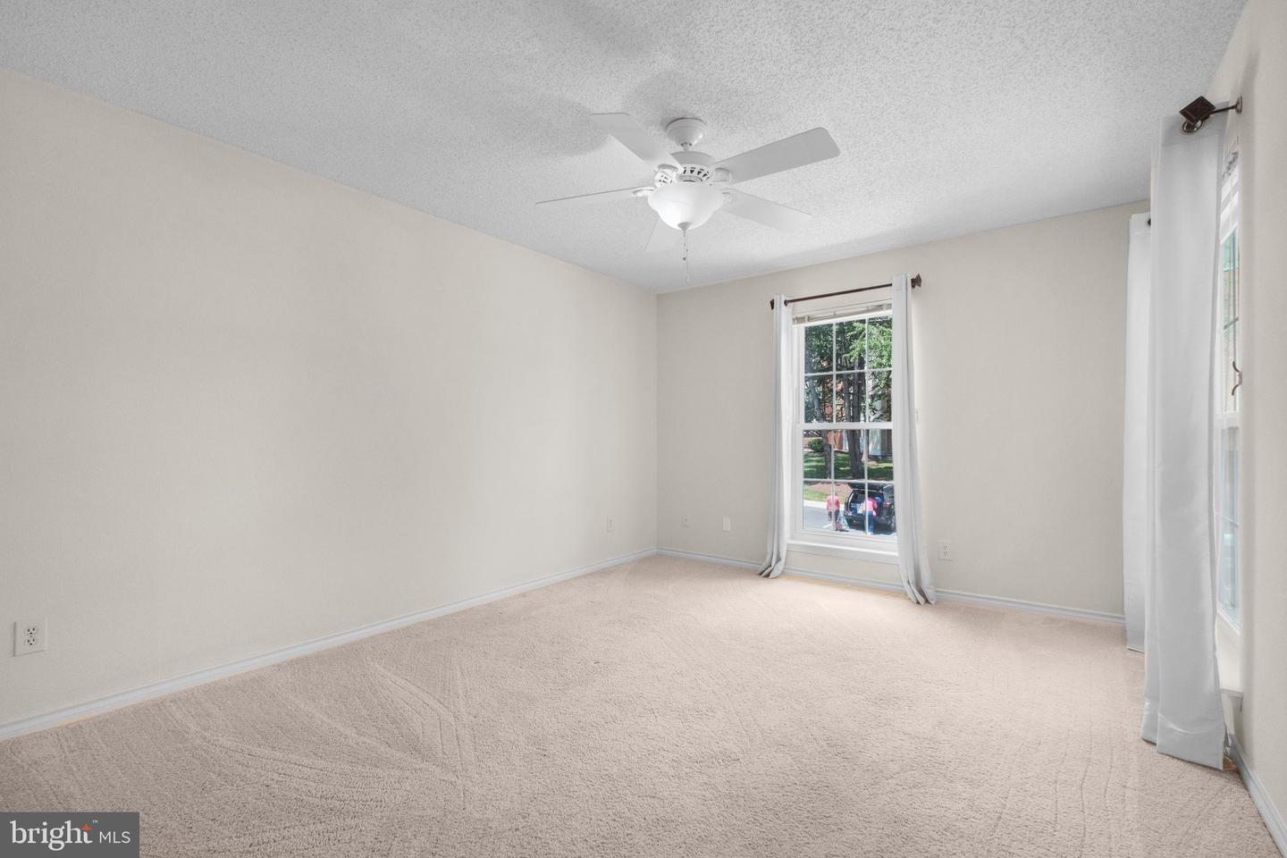 1517 LINCOLN WAY #204, MCLEAN, Virginia 22102, 2 Bedrooms Bedrooms, ,2 BathroomsBathrooms,Residential,For sale,1517 LINCOLN WAY #204,VAFX2252438 MLS # VAFX2252438