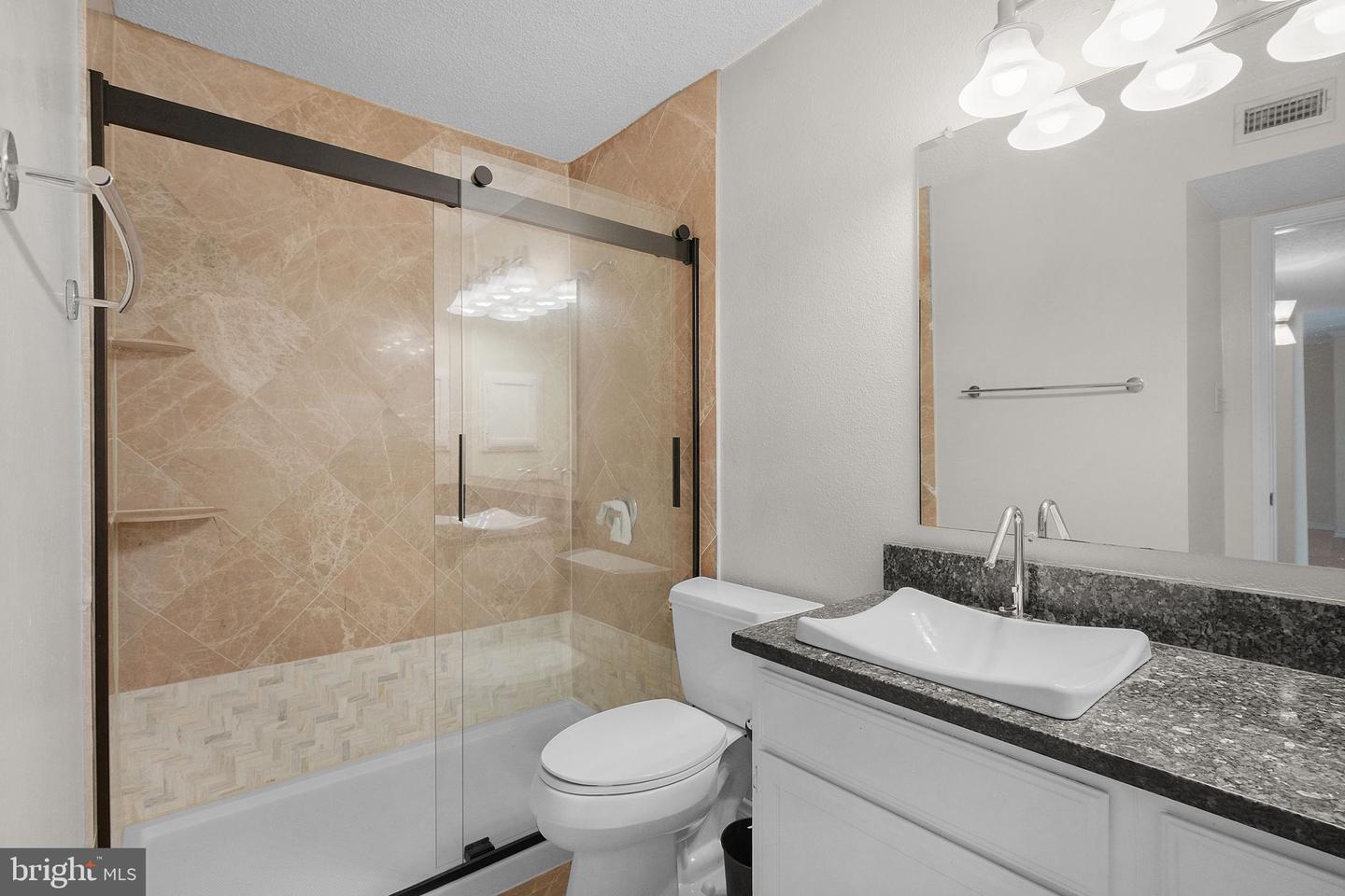 1517 LINCOLN WAY #204, MCLEAN, Virginia 22102, 2 Bedrooms Bedrooms, ,2 BathroomsBathrooms,Residential,For sale,1517 LINCOLN WAY #204,VAFX2252438 MLS # VAFX2252438