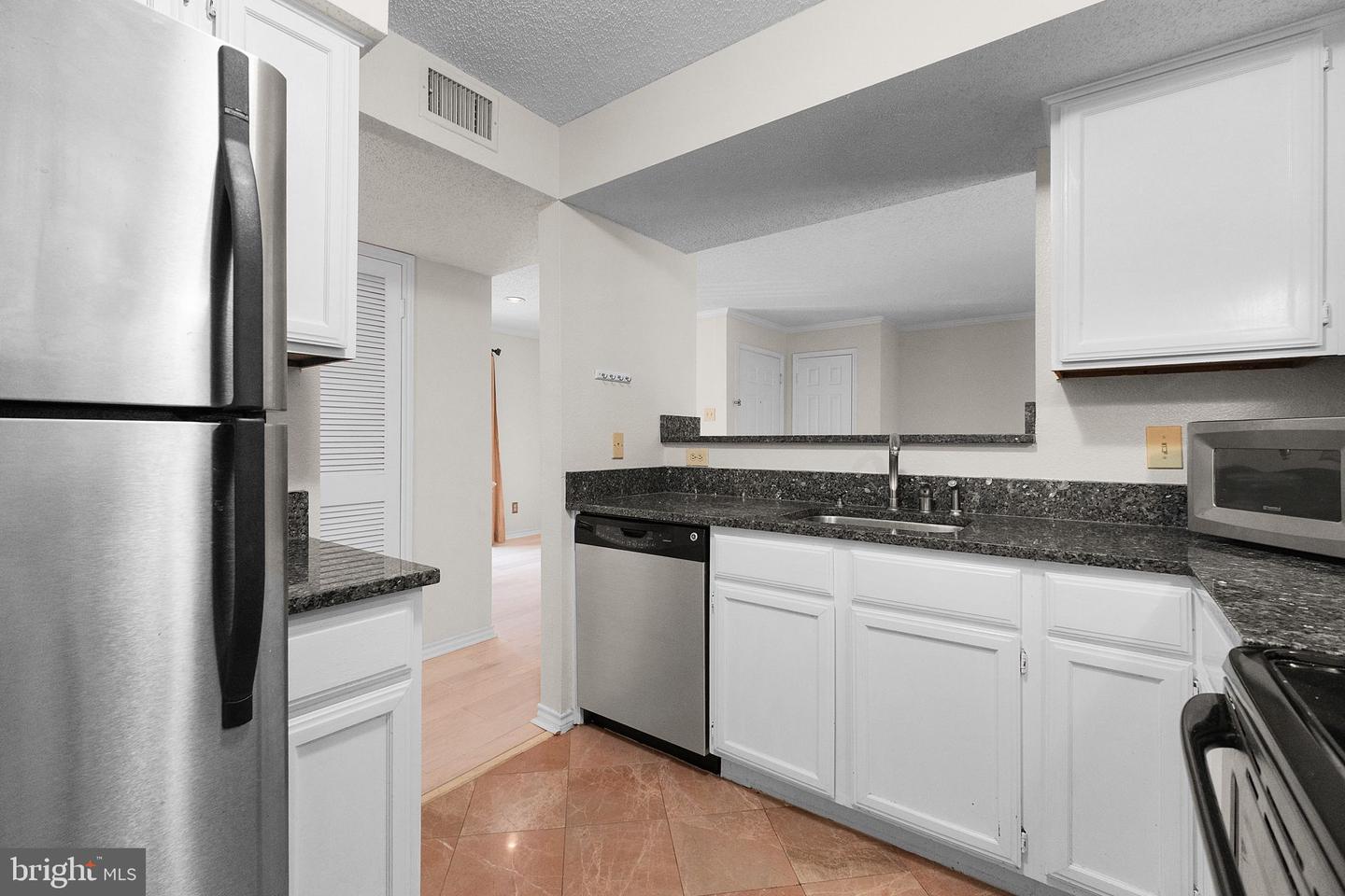 1517 LINCOLN WAY #204, MCLEAN, Virginia 22102, 2 Bedrooms Bedrooms, ,2 BathroomsBathrooms,Residential,For sale,1517 LINCOLN WAY #204,VAFX2252438 MLS # VAFX2252438