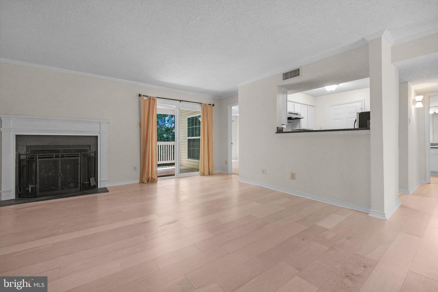 1517 LINCOLN WAY #204, MCLEAN, Virginia 22102, 2 Bedrooms Bedrooms, ,2 BathroomsBathrooms,Residential,For sale,1517 LINCOLN WAY #204,VAFX2252438 MLS # VAFX2252438