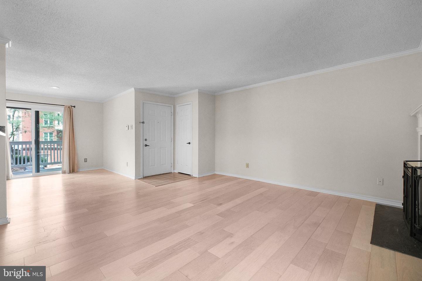 1517 LINCOLN WAY #204, MCLEAN, Virginia 22102, 2 Bedrooms Bedrooms, ,2 BathroomsBathrooms,Residential,For sale,1517 LINCOLN WAY #204,VAFX2252438 MLS # VAFX2252438