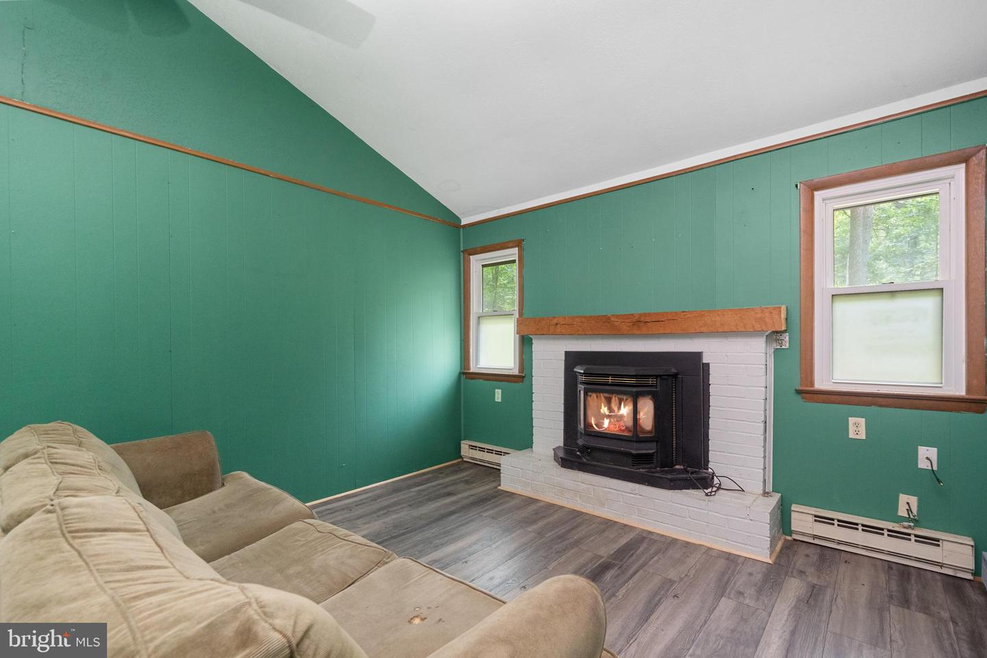 58 PARADISE LN, LINDEN, Virginia 22642, 2 Bedrooms Bedrooms, ,1 BathroomBathrooms,Residential,For sale,58 PARADISE LN,VAWR2011598 MLS # VAWR2011598