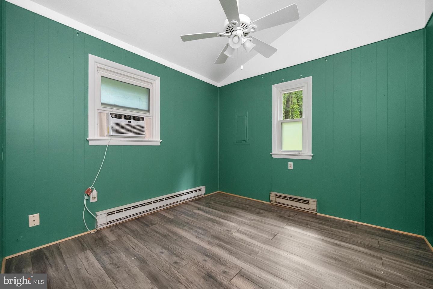 58 PARADISE LN, LINDEN, Virginia 22642, 2 Bedrooms Bedrooms, ,1 BathroomBathrooms,Residential,For sale,58 PARADISE LN,VAWR2011598 MLS # VAWR2011598