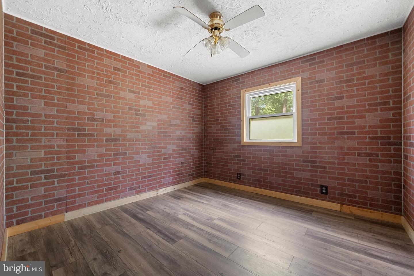58 PARADISE LN, LINDEN, Virginia 22642, 2 Bedrooms Bedrooms, ,1 BathroomBathrooms,Residential,For sale,58 PARADISE LN,VAWR2011598 MLS # VAWR2011598