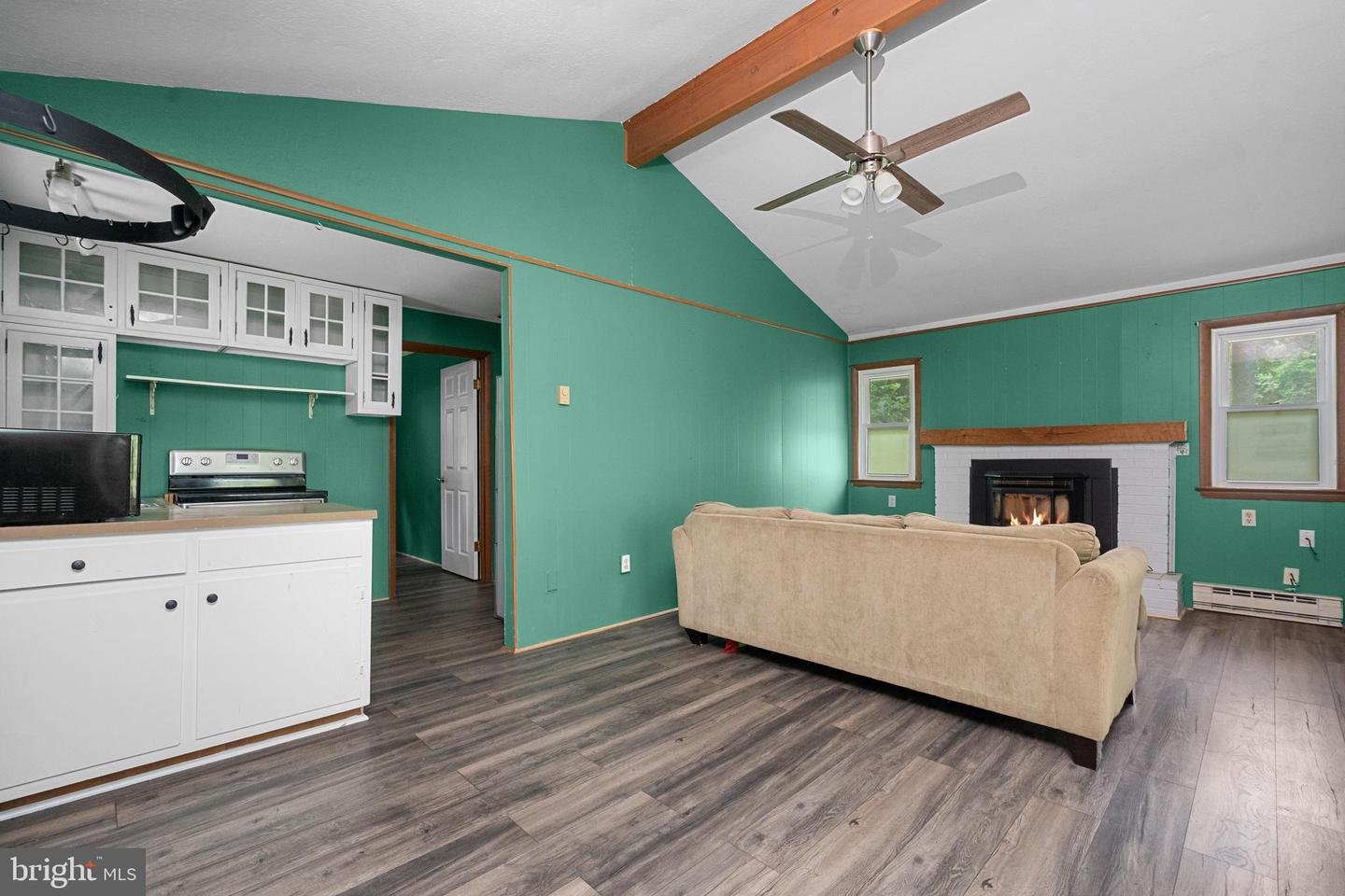 58 PARADISE LN, LINDEN, Virginia 22642, 2 Bedrooms Bedrooms, ,1 BathroomBathrooms,Residential,For sale,58 PARADISE LN,VAWR2011598 MLS # VAWR2011598