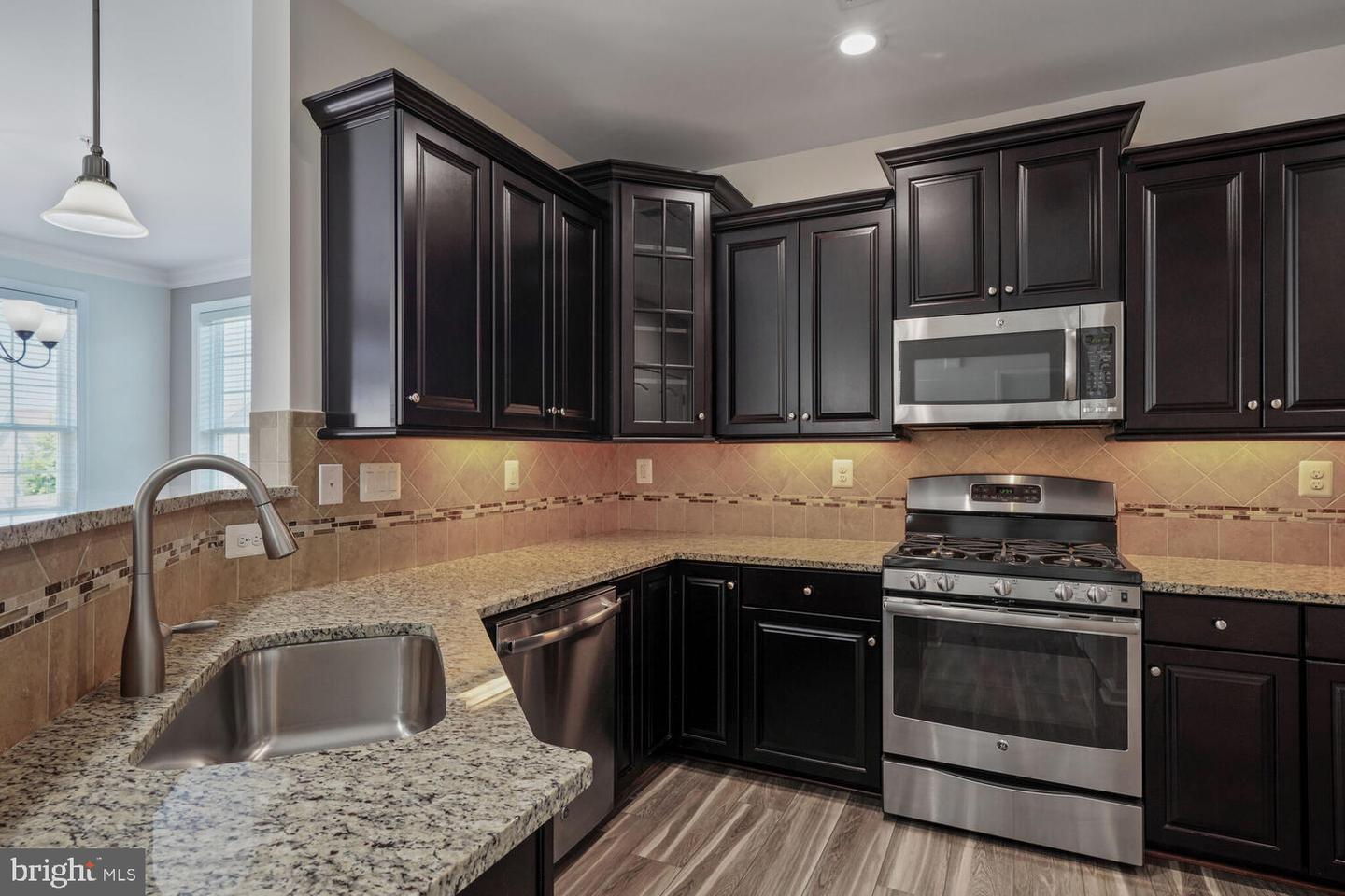 42550 SUNSET RIDGE SQ, ASHBURN, Virginia 20148, 3 Bedrooms Bedrooms, ,2 BathroomsBathrooms,Residential,For sale,42550 SUNSET RIDGE SQ,VALO2100856 MLS # VALO2100856